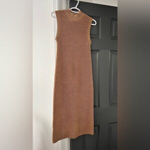 Women’s Aritzia Babaton Dress - Size Small